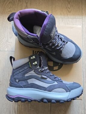 Vans Mte Crestline Waterproof - Women's Gray and Purple Lace-Up Hiking Boots
